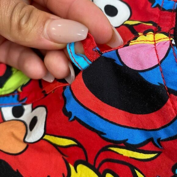 Sesame Street Scrub Top Elmo Big Bird Cookie Monster Oscar Size M - Picture 9 of 9